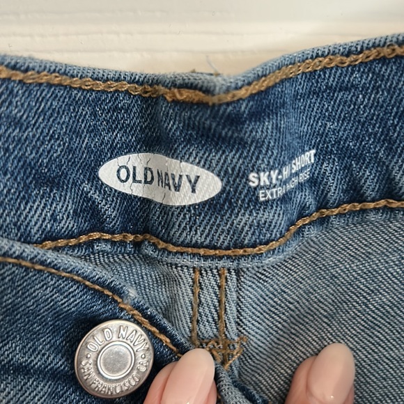 Old Navy Jean Shorts - Picture 3 of 4